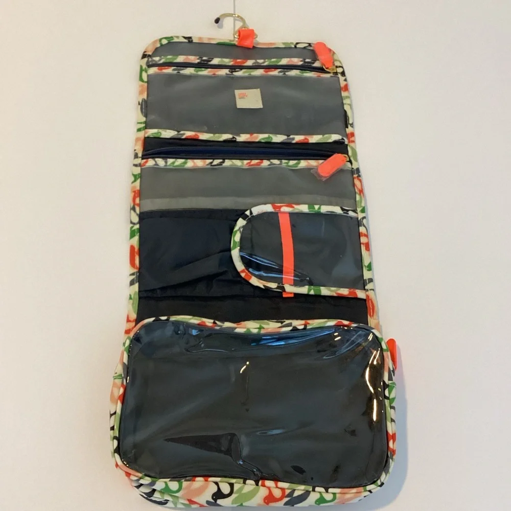 Hanging Travel Organizer with Multicolor Pattern